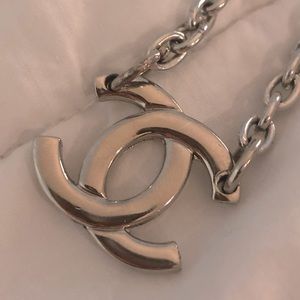 VINTAGE CHANEL CHAIN SILVER NECKLACE